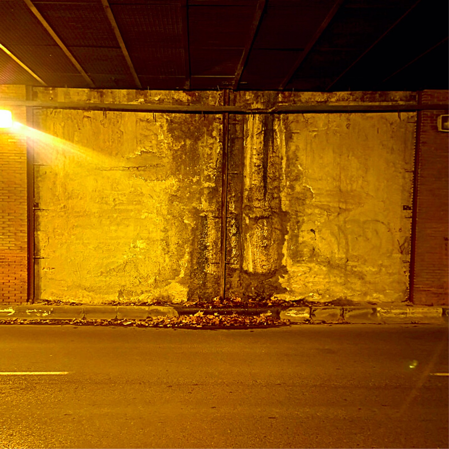 Túnel de Mendez Álvaro. De mis favoritas. Sin filtro.